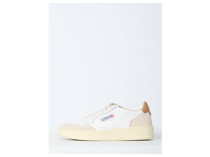 Baskets Medalist Autry en cuir blanc et beige - vue 4