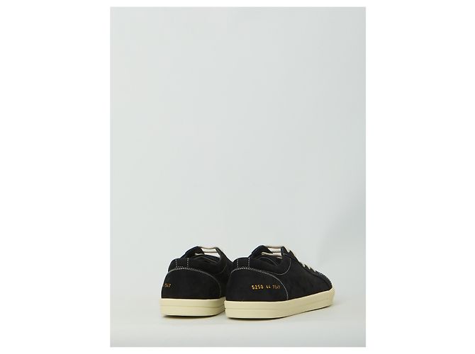 Common Projects Premium Skate Sneaker aus schwarzem Nubukleder - vista 3