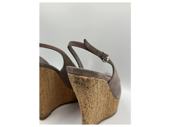 Gucci Sandali Slingback con zeppa in camoscio e sughero Grigio - vista 12