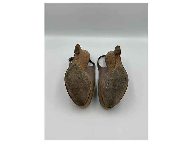 Gucci Sandali Slingback con zeppa in camoscio e sughero Grigio - vista 13