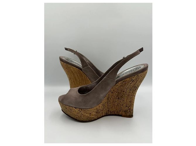 Gucci Sandali Slingback con zeppa in camoscio e sughero Grigio - vista 8