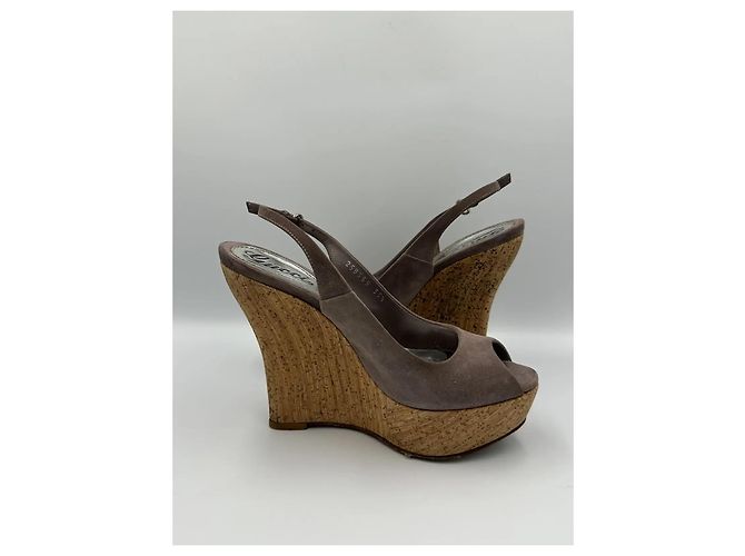 Gucci Sandali Slingback con zeppa in camoscio e sughero Grigio - vista 9