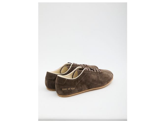 Sneakers Common Projects Marroni Pelle Camoscio Marrone - vista 3