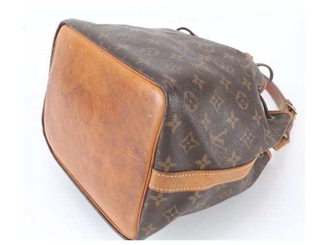 Noe Louis Vuitton Monogram Petit Noé Leather Shoulder Bag Brown - view 5