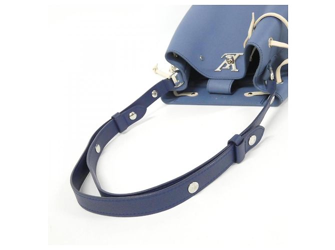 Borsa a tracolla Louis Vuitton Rock Me Bucket in pelle di vitello Blu - vista 9