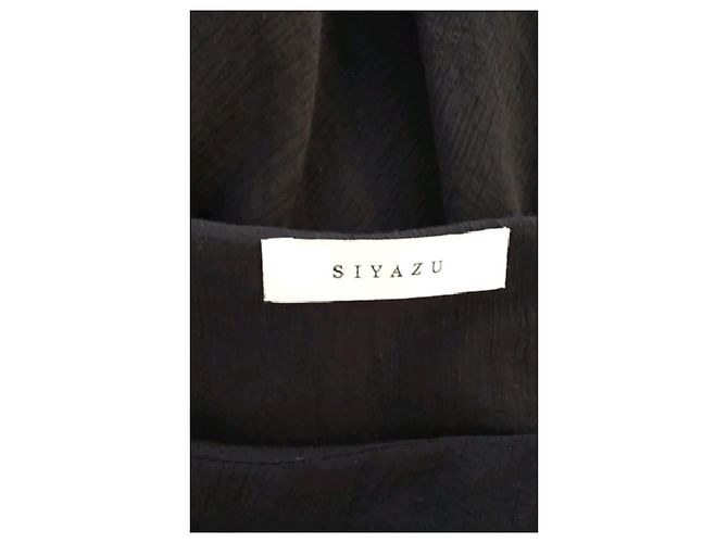 Autre Marque SIYAZU Schwarzes Midikleid mit Spaghettiträgern - Ansicht 7