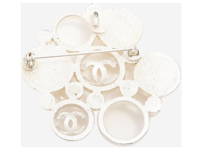 Chanel Broche Coco Mark 03A crème et argent Écru - vue 2