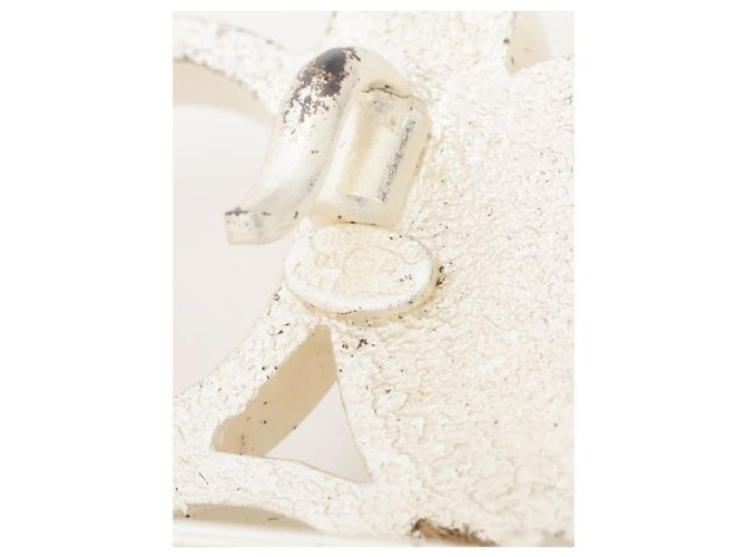 Chanel Broche Coco Mark 03A crème et argent Écru - vue 4
