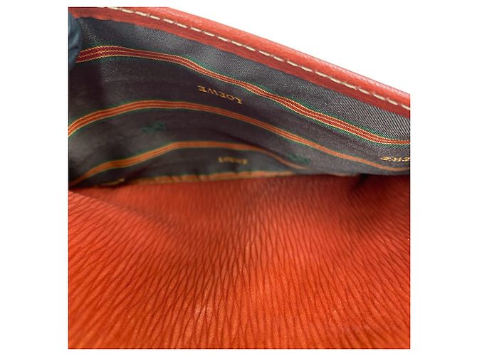 Loewe Vintage Velázquez Schultertasche aus Leder Rot - Ansicht 10