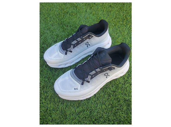 Autre Marque On Cloudtilt Sneaker Weiß und Schwarz - Ansicht 5