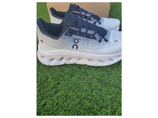 Autre Marque On Cloudtilt Sneaker Weiß und Schwarz - Ansicht 8