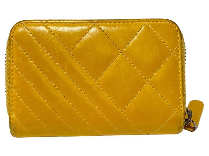 Chanel Matelassé Card Case in Yellow Leather - view 2