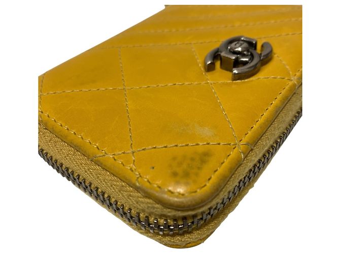 Chanel Matelassé Card Case in Yellow Leather - view 7