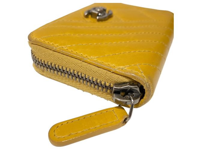 Chanel Matelassé Card Case in Yellow Leather - view 9