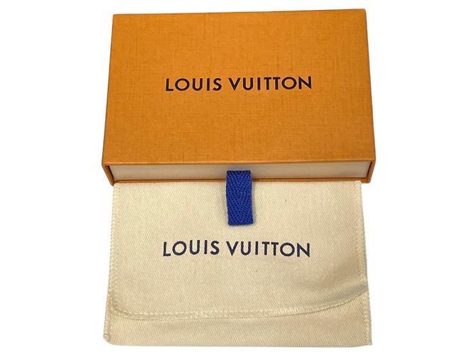 Llavero Louis Vuitton Micro Charm LV Iconic Dorado - vista 3