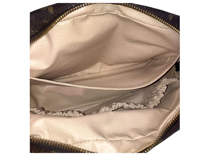 Louis Vuitton Trousses Toilette 23 Handbag Pouch Castaño - vista 5