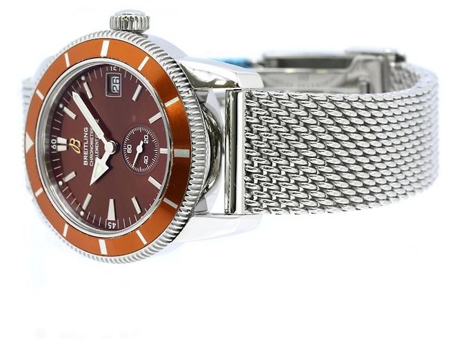 Breitling Superocean Heritage 38 Date Men's Watch - view 3