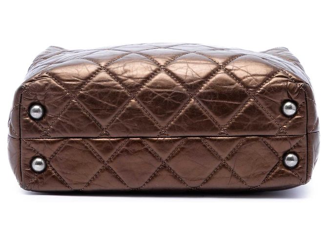 Borsa Chanel Reissue 2.55 in pelle di vitello invecchiata metallizzata matelassé marrone Bronzo - vista 3