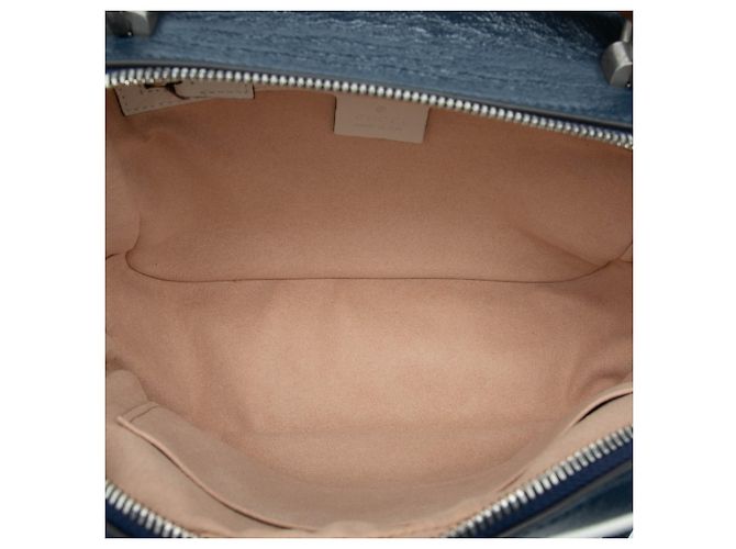 Bolsa Gucci Blue Small GG Marmont Matelassé em couro de bezerro diagonal com alça de bambou Torchon - vista 4
