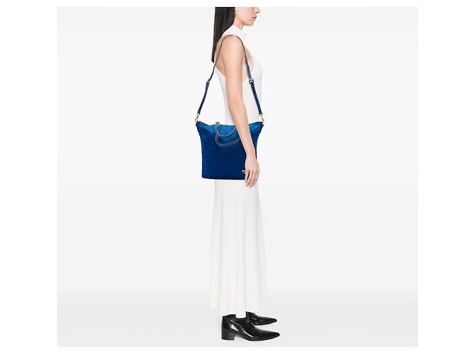 Bolso Tote Convertible Prada en Tessuto Azul con Cierre de Cremallera - vista 8