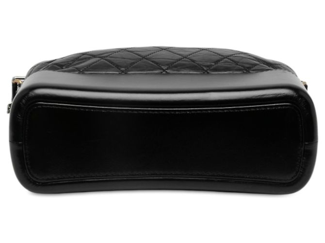 Chanel Gabrielle Crossbody in vitello invecchiato nero Medium - vista 3