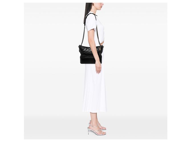 Chanel Gabrielle Crossbody in vitello invecchiato nero Medium - vista 5