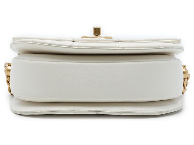 Chanel White CC Quilted Calfskin Round Moon Messenger Flap Bianco - vista 3
