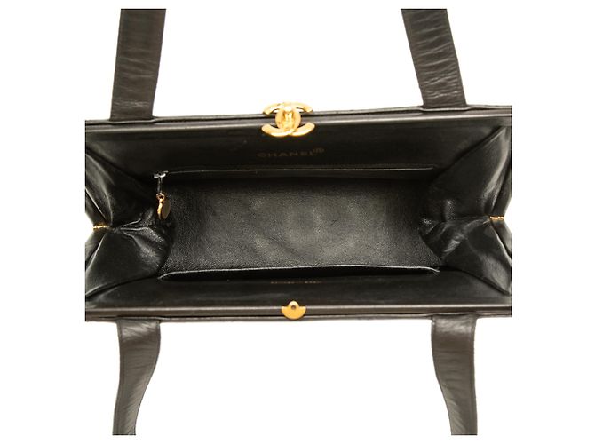 Borsa a tracolla Chanel Black CC Quilted Lambskin Kiss Lock Frame Nero - vista 4