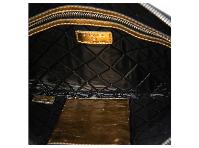 Clutch Chanel Je Ne Suis Pas En Solde in nappa metallizzata oro - vista 4