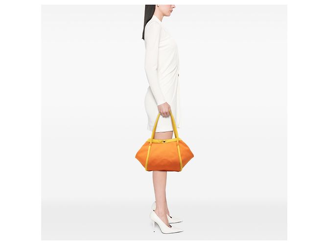 Hermès Lindy Strandtasche aus orangefarbenem Canvas - Ansicht 7