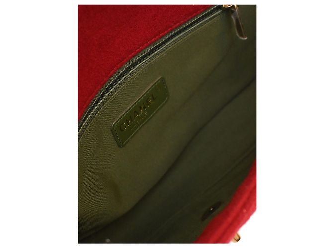 Chanel Red Medium Quilted Mixed Fibers CC Eyelet Flap Vermelho - vista 4