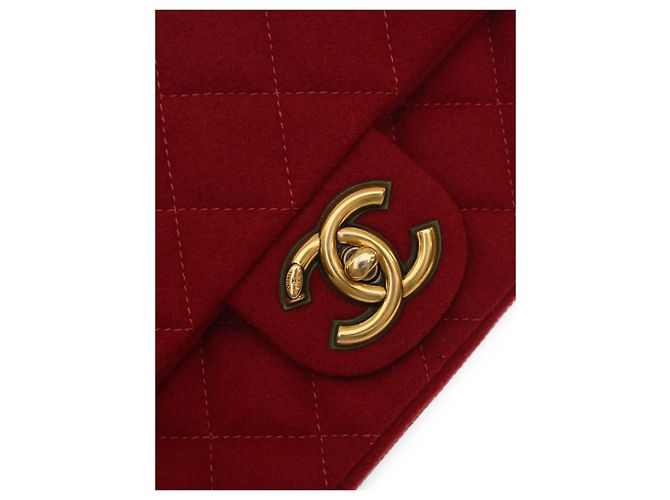 Chanel Red Medium Quilted Mixed Fibers CC Eyelet Flap Vermelho - vista 5