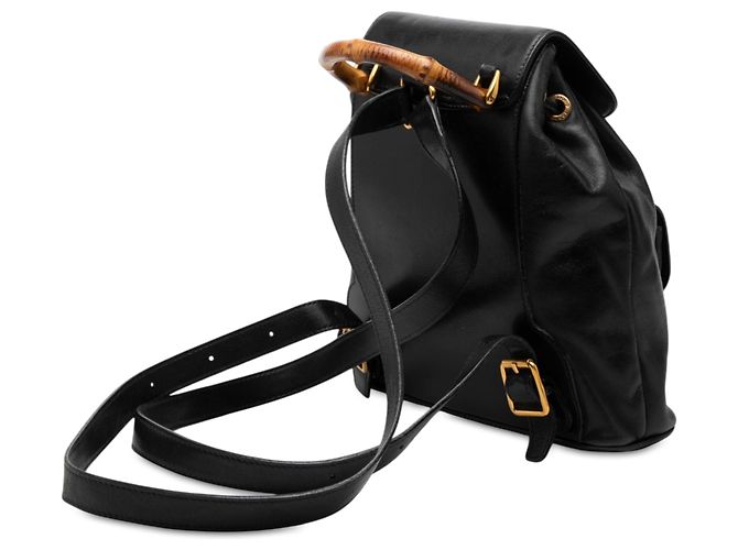 Bamboo Mochila Mini Gucci em couro de bezerro preto com cordão e bambu - vista 2