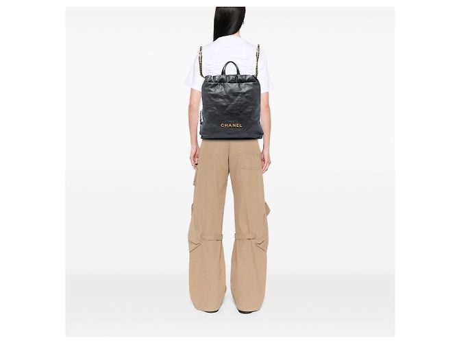 Zaino Chanel 22 in vitello lucido matelassé nero Large - vista 5