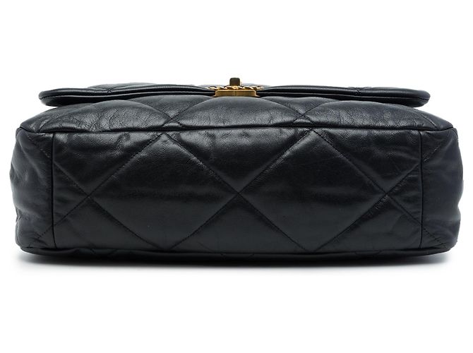 Chanel Black Maxi Lambskin 19 Flap Schwarz - Ansicht 3