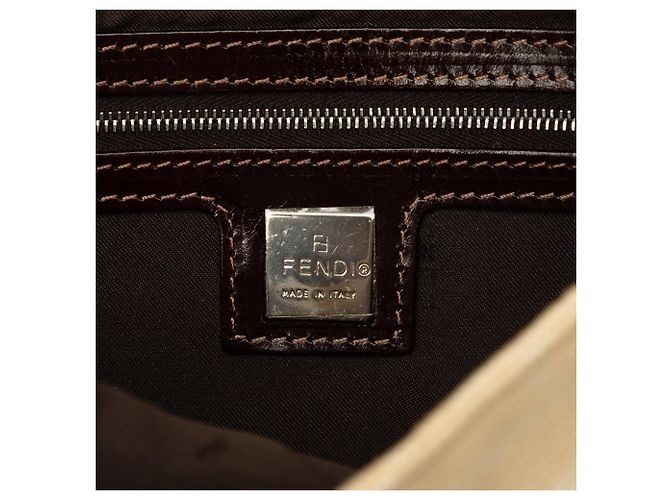 Fendi Baguette Tasche aus beige Zucca Canvas - Ansicht 5