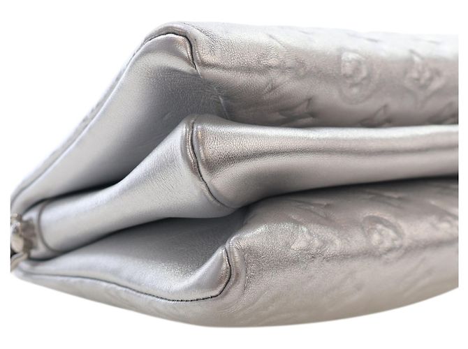 Louis Vuitton Silver Monogram Embossed Puffy Lambskin Coussin PM Argenté - vue 6