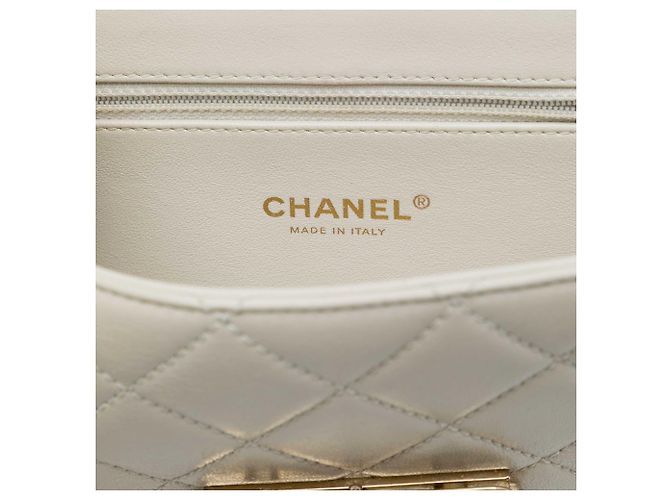 Chanel White Mini Sheepskin Beauty Lock Flap Blanco Crudo - vista 5