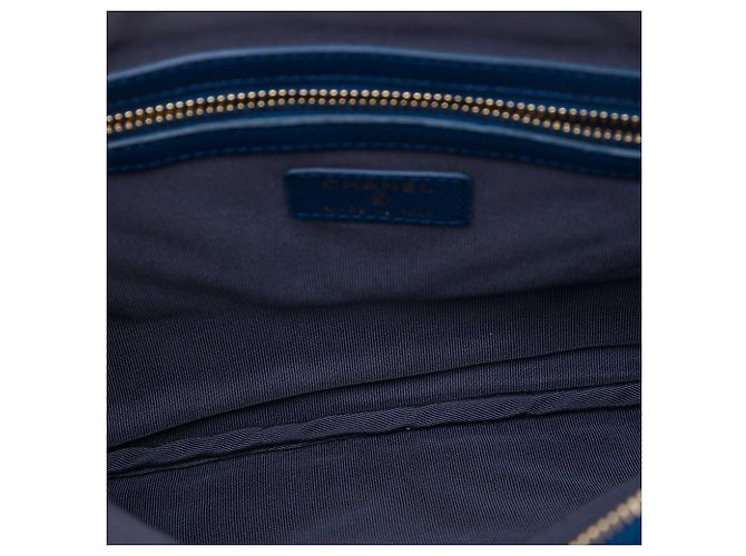 Chanel Blue Medium Chevron Caviar Ancient Greek Charms O Case Clutch Azul Azul marino - vista 4