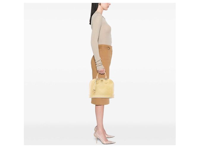 Louis Vuitton Beige Monogram Vernis Alma PM - vista 6