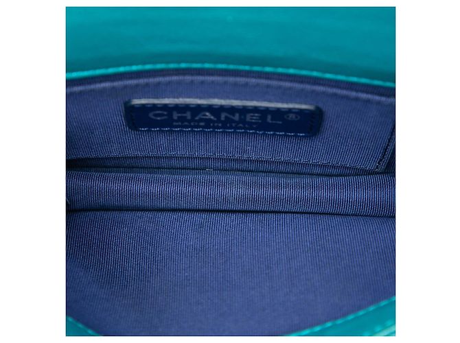 Chanel Green Mini Ombre Acrylic and Patent Boy Brick Flap Verde - vista 4