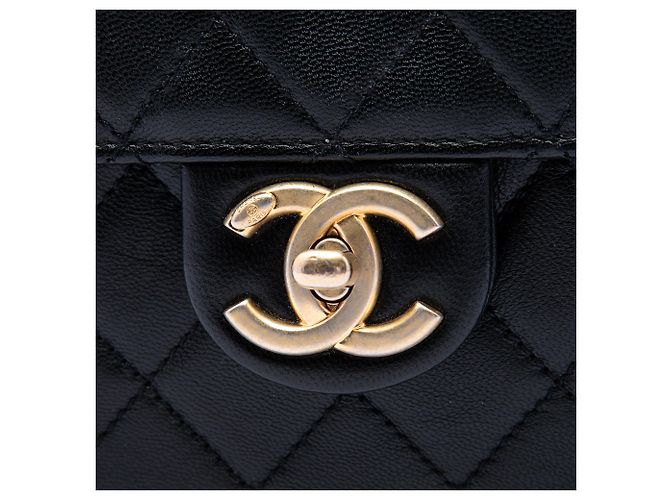 Chanel Black Small Quilted Lambskin Chic Pearls Flap Preto - vista 5