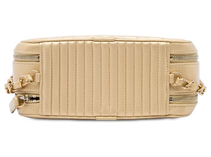 Bolsa Chanel Coco Boy Camera Small em pele de cordeiro acolchoada dourada Dourado - vista 3