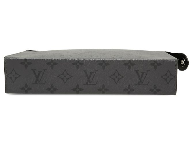 Louis Vuitton Gray Monogram Eclipse Reverse Pochette Voyage MM - vista 3