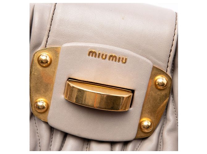 Miu Miu Beige Matelassé Nappa Turnlock Tote - Ansicht 5