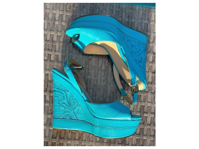 Medusa Sandali con zeppa Versace in pelle blu - vista 8