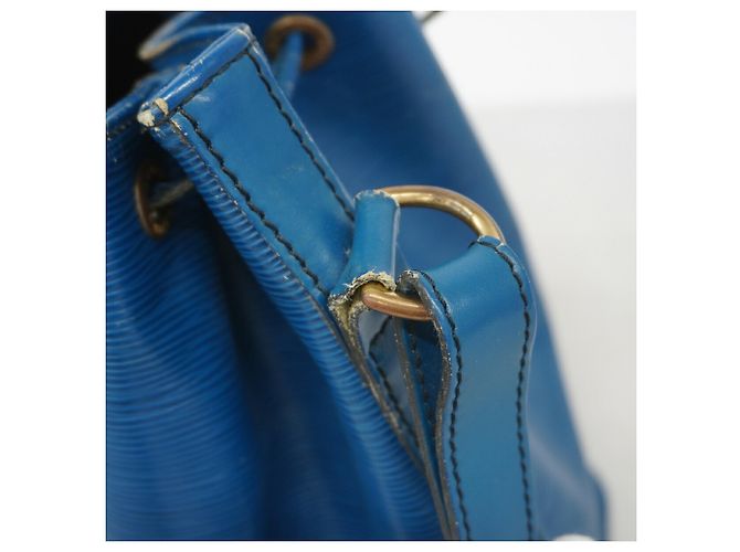 Noe Borsa a tracolla Louis Vuitton Epi Petit Noé Blu - vista 10