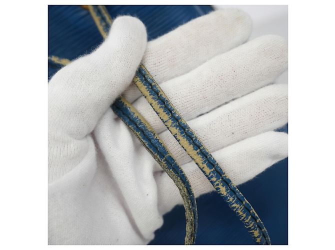 Noe Borsa a tracolla Louis Vuitton Epi Petit Noé Blu - vista 8