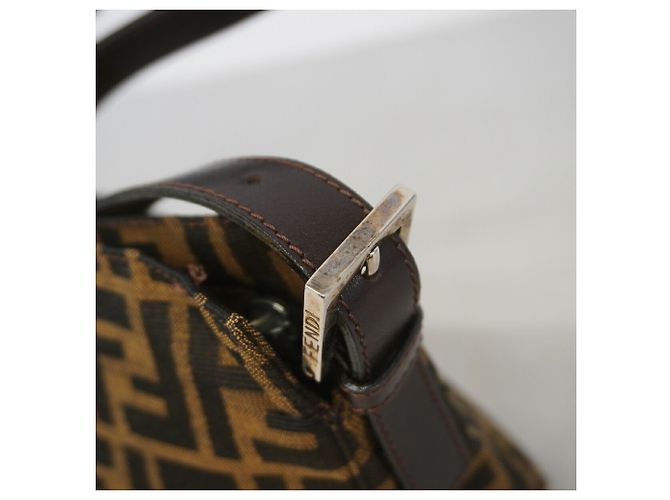 Bolso de hombro Fendi Zucca de nailon y lona Castaño - vista 7