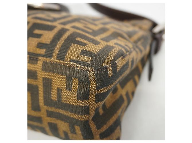 Bolso de hombro Fendi Zucca de nailon y lona Castaño - vista 9